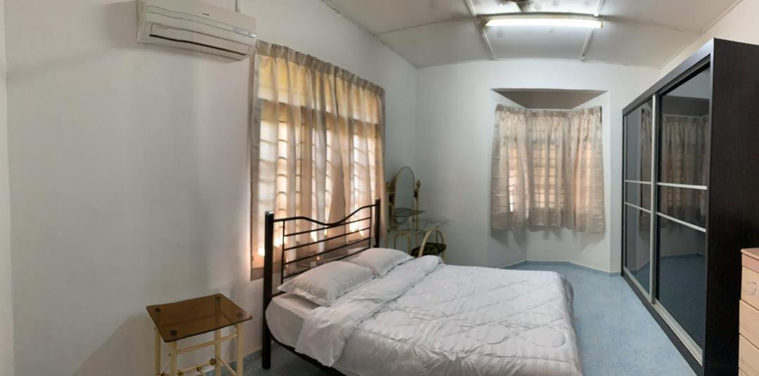 Villa Ctzee Malacca Extérieur photo