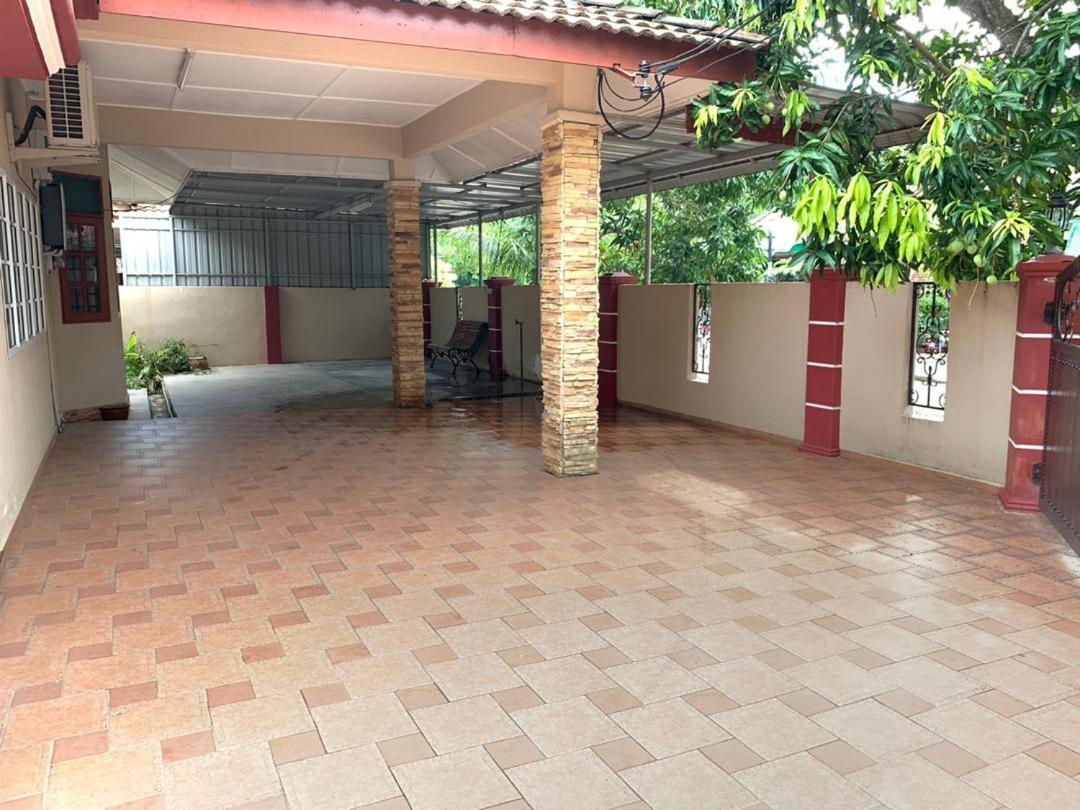 Villa Ctzee Malacca Extérieur photo