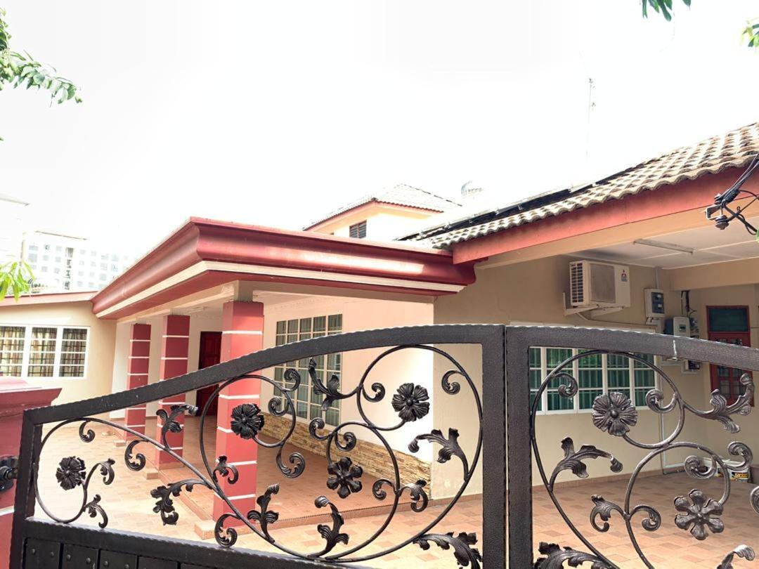Villa Ctzee Malacca Extérieur photo